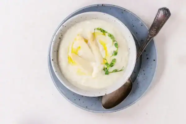 Soupe d'asperges blanches