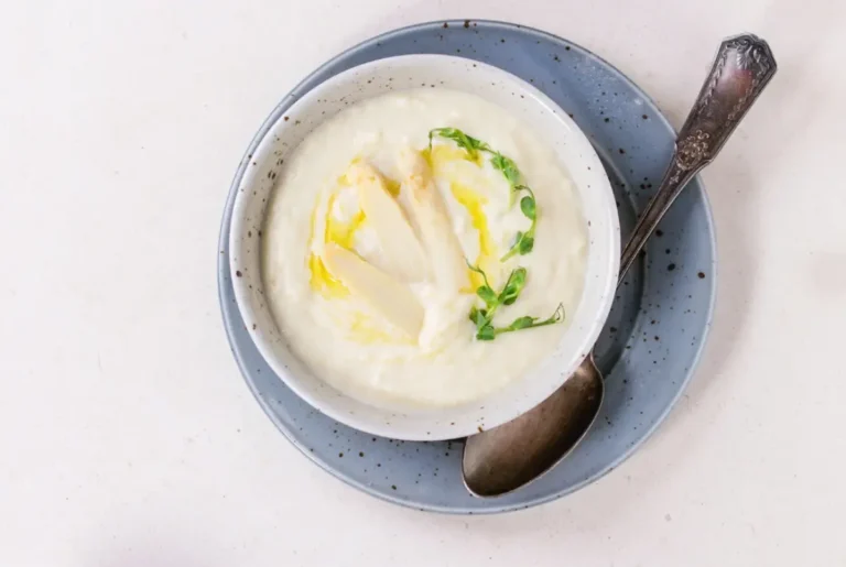 Soupe d'asperges blanches
