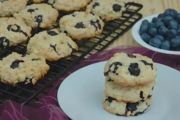 Biscuits aux myrtilles et au citron
