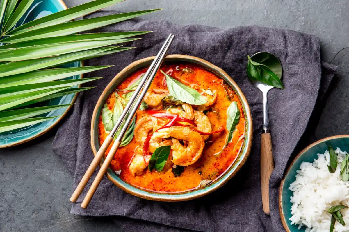 Curry rouge thaï aux crevettes